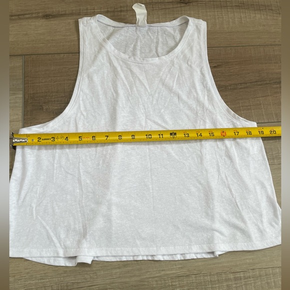 Onzie Activewear Tank Scoop neck Tank Top in White | Size Small /Medium - Picture 8 of 8